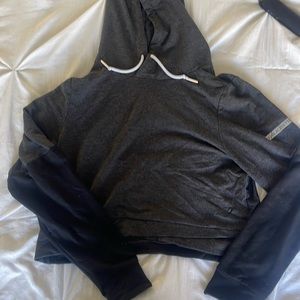 Gymshark Nikki blackketter cropped hoodie